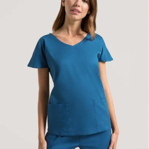 Jaanuu Scrub top